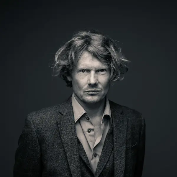 Julian Rhind Tutt